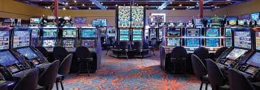 Tampilan permainan Live Casino di perangkat mobile badak99 dengan grafis neon merah